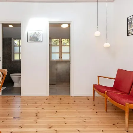 8 Person In Romo * Kongsmark